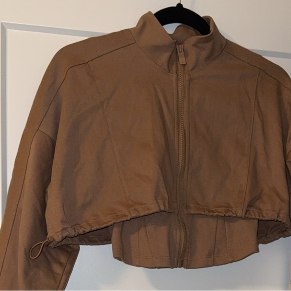 ALO Yoga Jackets & Blazers - Alo Yoga Women's Tan Cropped Corset Jacket